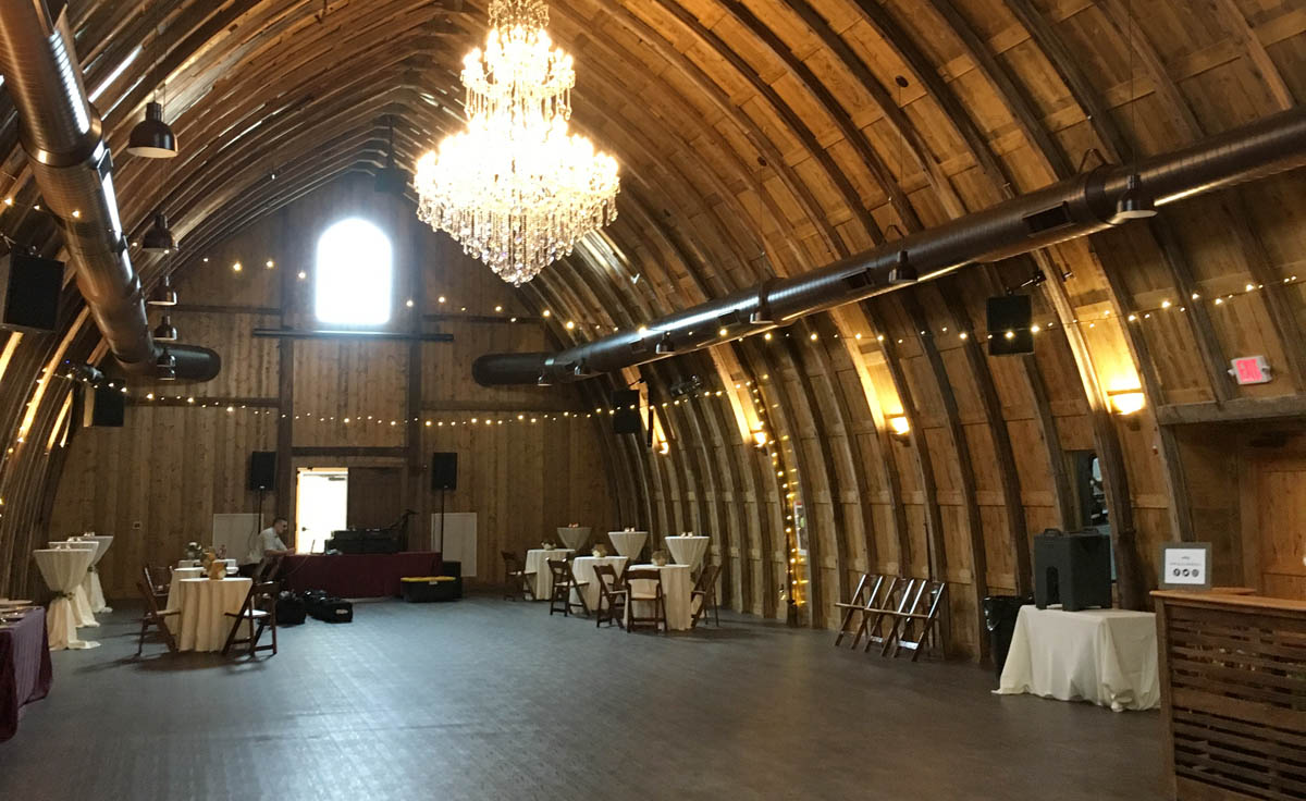 Vennebu Hill - in Wisconsin Dells - new wedding and event venue - the party barn setup