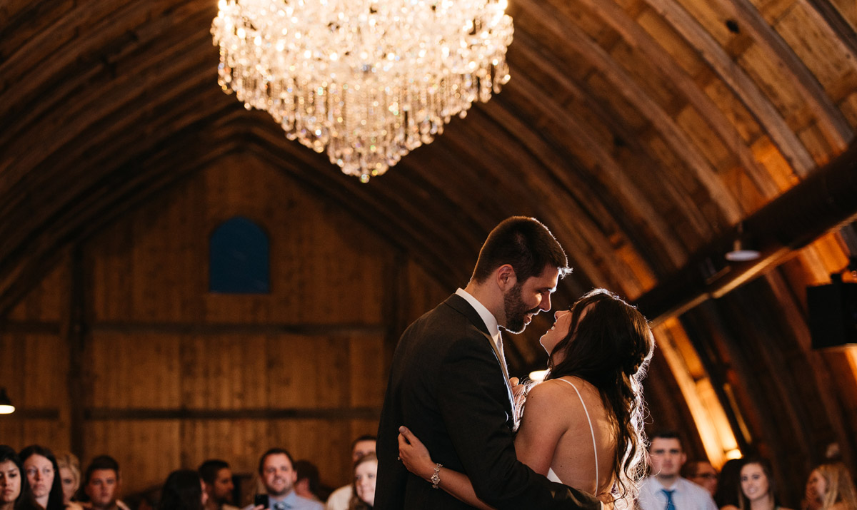 Vennebu Hill - in Wisconsin Dells - new wedding and event venue - first dance party barn